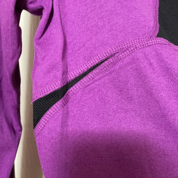 🐝 Nike Dryfit long sleeve shirt - Picture 8 of 9